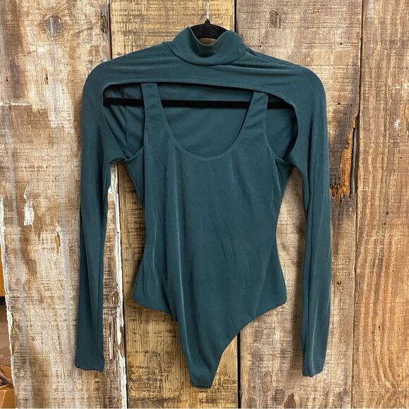 Camila Coelho Mabel Bodysuit Emerald Green
Teal Cutout one piece Revolve XXS - Picture 8 of 8